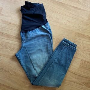 Distressed Maternity Jeggings-M
